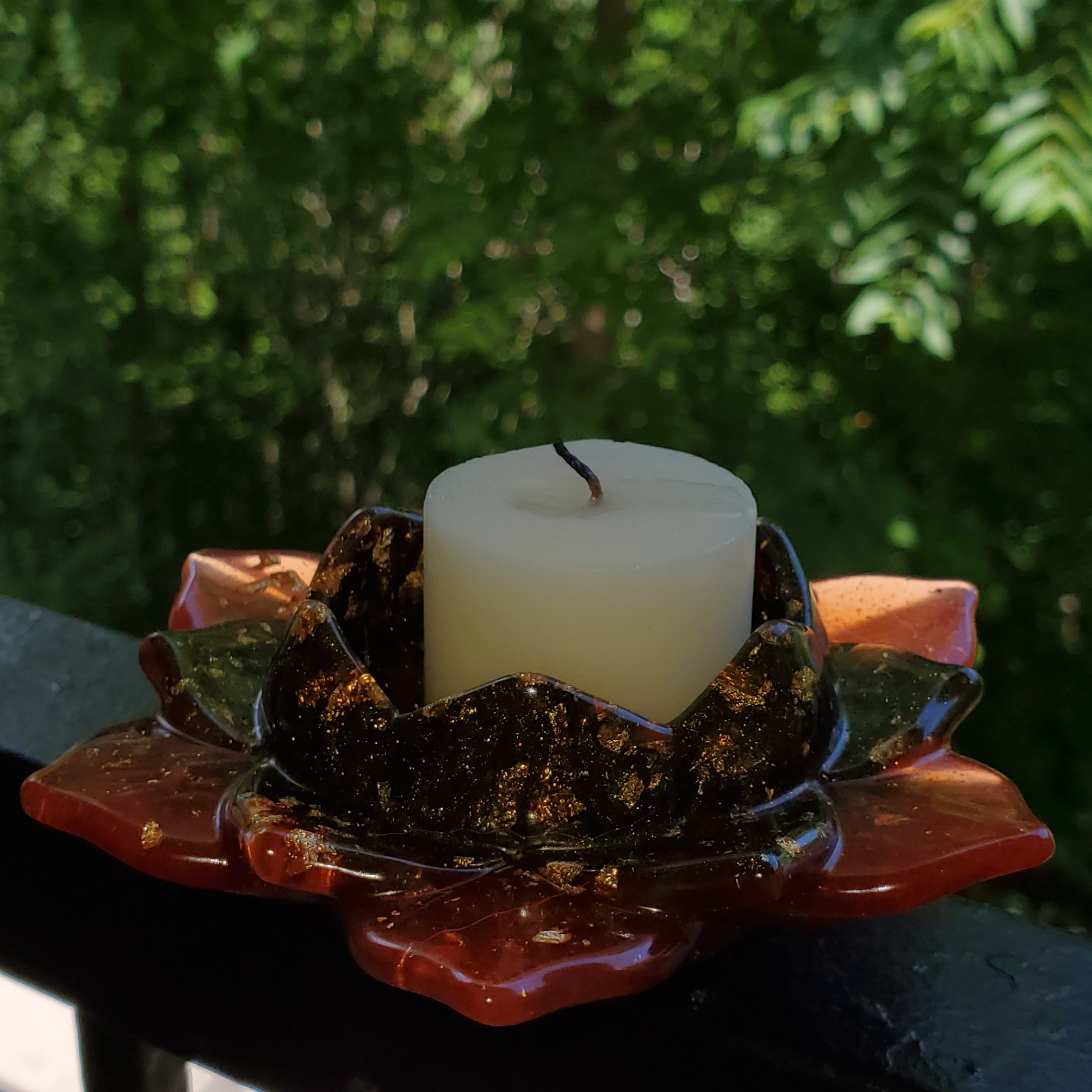 Lotus Candle Holder With Gold Foil